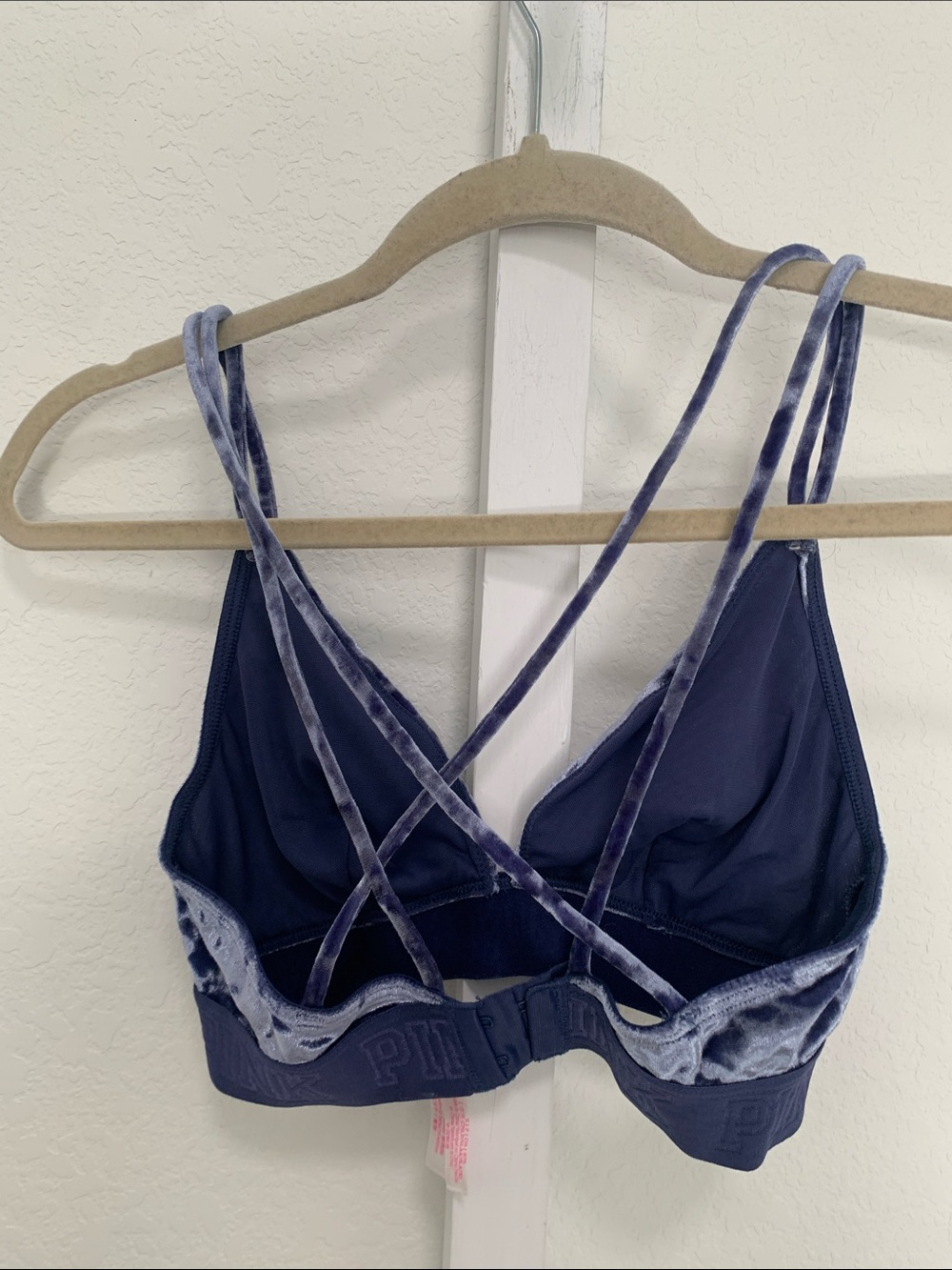 PINK Victoria's Secret Crushed Velvet Crossback Unlined Blue Bralette - Picture 3 of 4